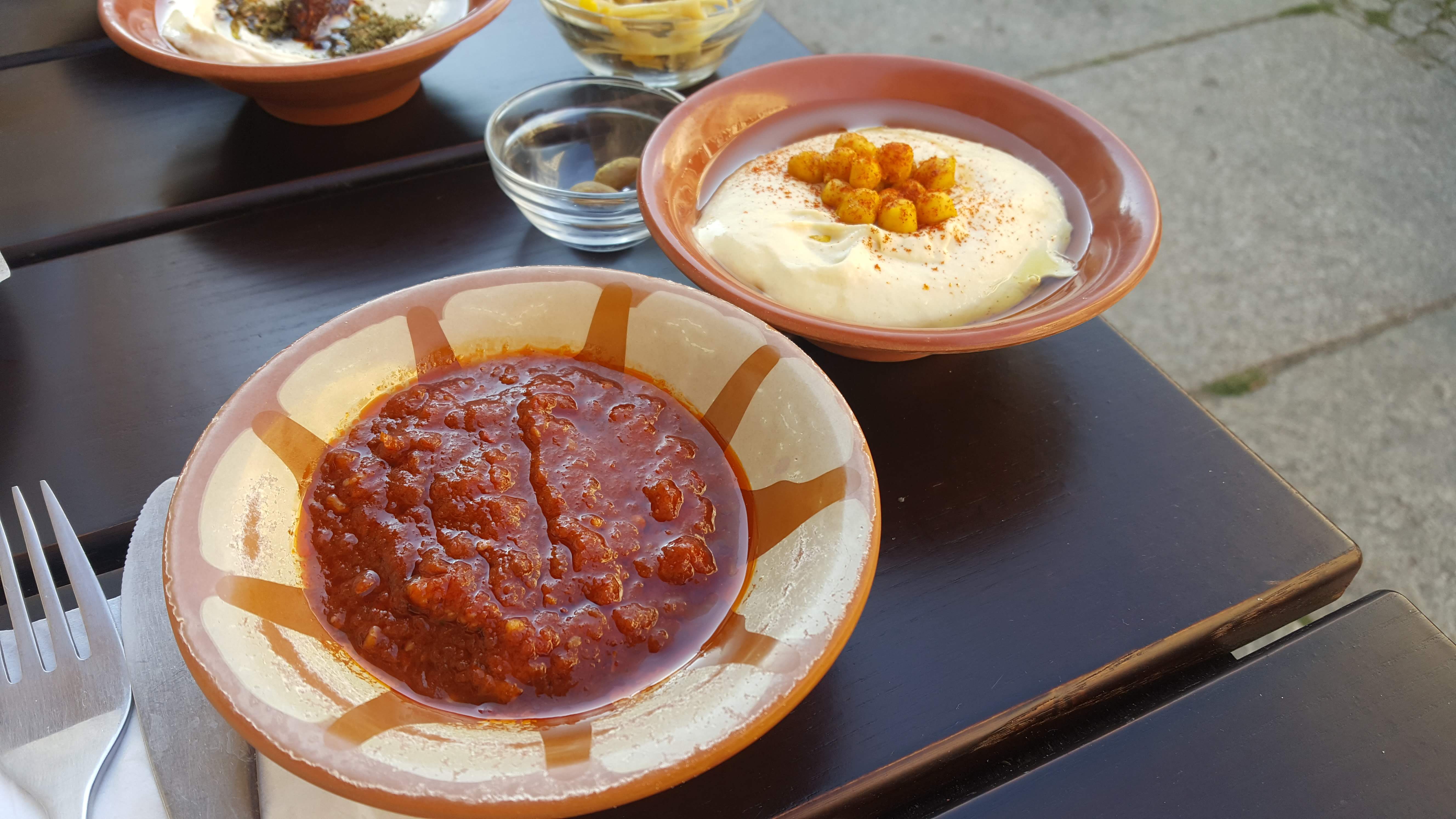 Matbucha und Hummus, Yafo, Berlin