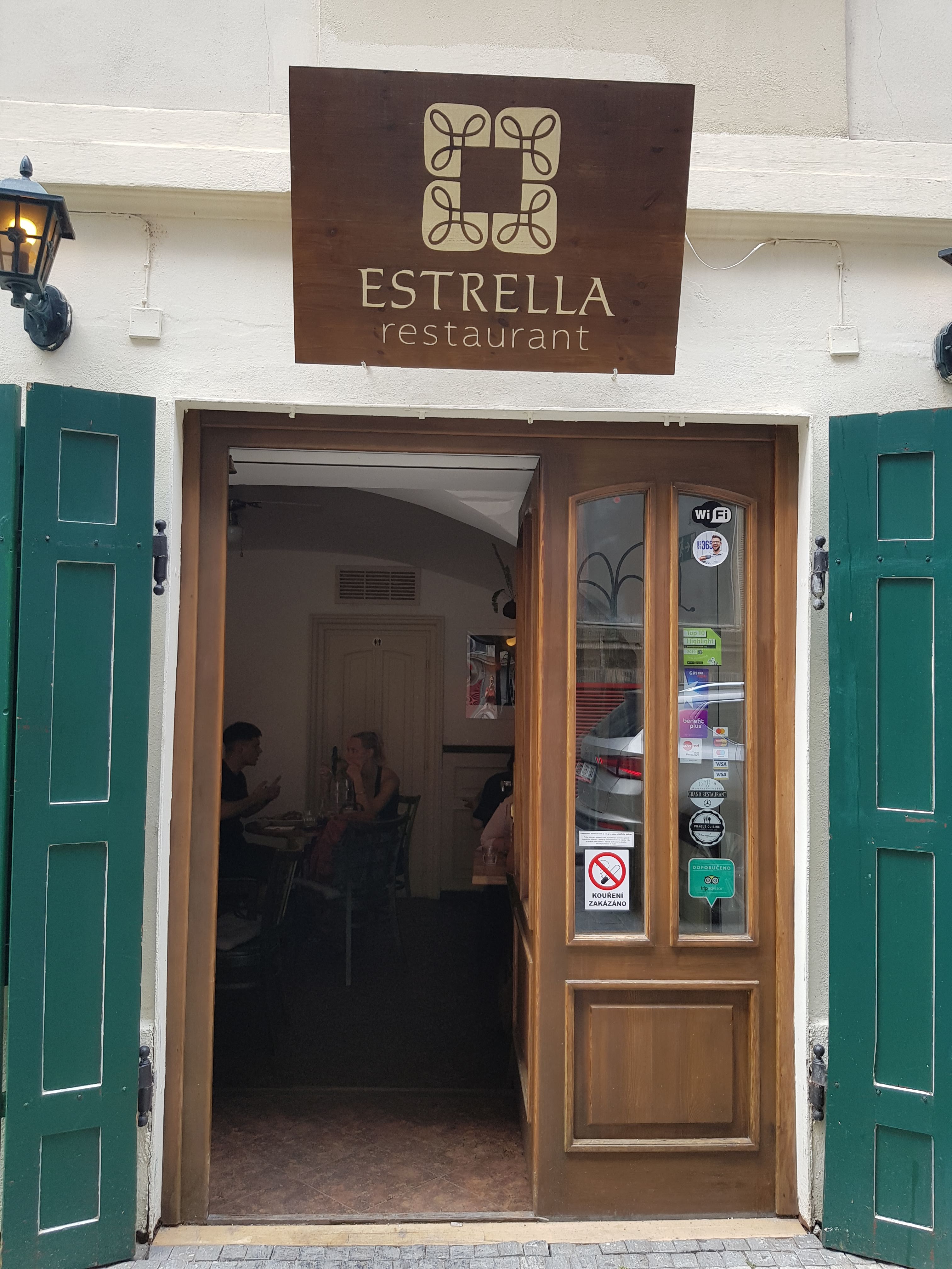 Estrella, Prag